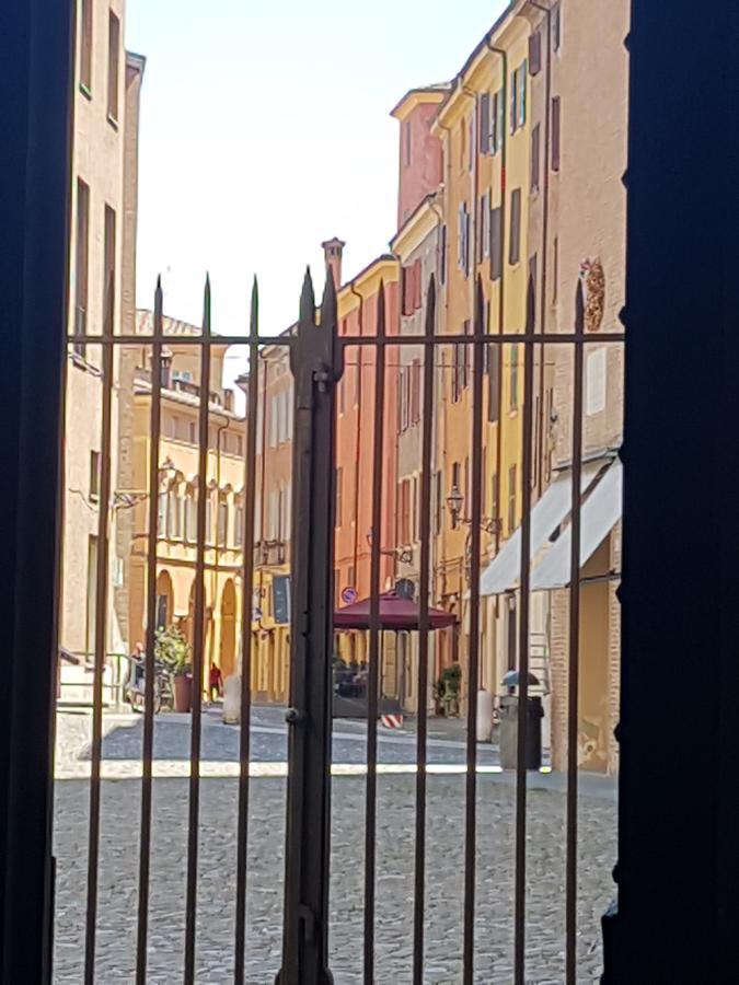 Attico Del Duomo Módena Exterior foto